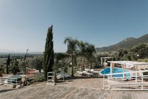 Výhled na bazén z ubytování b&b Tenuta San Felice nebo okolí