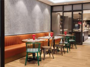 ibis Styles Manila Araneta City的休息区