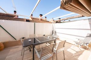 Balkón nebo terasa v ubytování Apartamentos GO- Chalet Calera, Parking gratuito