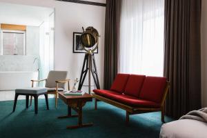 Posezení v ubytování The Old Clare by Ode Hotels