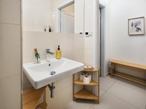 Kúpeľňa v ubytovaní TurnKey I Downtown Studio