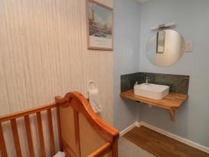 Gambar di galeri bagi Plummers Water di Lymington +17 gambar