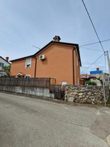 Tòa nhà nơi căn hộ tọa lạc