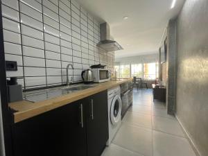 Kuchnia lub aneks kuchenny w obiekcie Benidorm JL 1 y 2