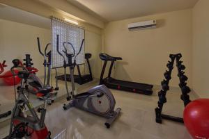 Fitness centrum a/nebo fitness zařízení v ubytování Grand Continent Hosur A Sarovar Portico Affiliate Hotel