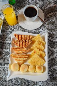 Makanan di atau berdekatan hotel