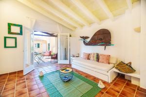 Zdjęcie z galerii obiektu Enjoy - Oasis con piscina y a metros del mar w mieście Son Xoriguer