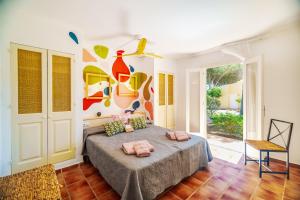 Zdjęcie z galerii obiektu Enjoy - Oasis con piscina y a metros del mar w mieście Son Xoriguer