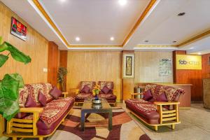 Posezení v ubytování FabHotel Roshan Residency - Nr Kurinji Andavar Temple