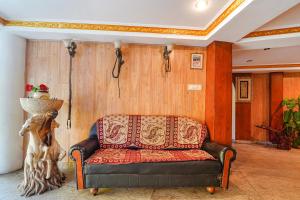 Posezení v ubytování FabHotel Roshan Residency - Nr Kurinji Andavar Temple