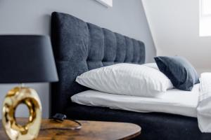 Postel nebo postele na pokoji v ubytování UNiQE I 115qm I 3 Schlafzimmer I Nähe Messe