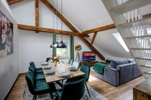 Posezení v ubytování UNiQE I 115qm I 3 Schlafzimmer I Nähe Messe