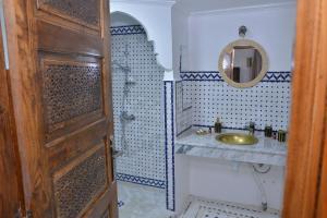 Koupelna v ubytování Riad Diamant Bleu