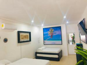 Postel nebo postele na pokoji v ubytování Easy Hotel + 23 fotografií