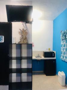 Kuchyň nebo kuchyňský kout v ubytování Easy Hotel