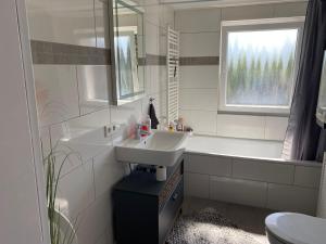 Ένα μπάνιο στο Ferienwohnung Soltau +7 φωτογραφίες