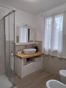 Ένα μπάνιο στο La casa in collina