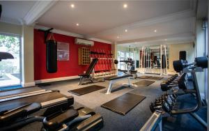 Fitness centrum a/nebo fitness zařízení v ubytování The Caledon Hotel and Spa