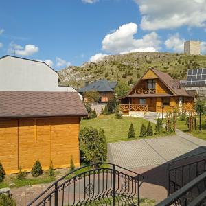 Nespecifikovaný výhled na hory nebo výhled na hory při pohledu z ubytování v soukromí + 20 fotografií