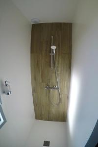 Ένα μπάνιο στο Charmant gîte, au calme, avec vue imprenable sur la nature environnante +17 φωτογραφίες