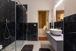 Koupelna v ubytování Belvedere Suite - Centro Storico - Terrazzo con Vista