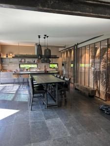 Gallery image of Maison -Jacuzzi -Patio -330M2 in Montrouge