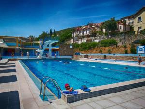 Πισίνα στο ή κοντά στο Appartement F2 situé à Amélie les Bains - Boulevard de la petite Provence