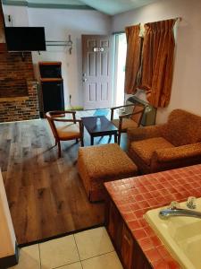 Posezení v ubytování Travelers Lodge