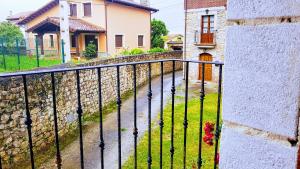 Afbeelding uit fotogalerij van Vivienda Vacacional El Ventanuco in Buelna +26 foto's