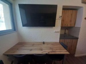 Μια τηλεόραση ή/και κέντρο ψυχαγωγίας στο Studio plein centre des 2 Alpes