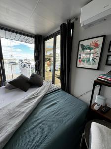 Casas Flotantes - Boatvillage客房内的一张或多张床位