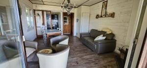 Χώρος καθιστικού στο un ptit chalet