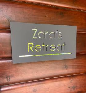 Certifikát, hodnocení, plakát nebo jiný dokument vystavený v ubytování Zara’s retreat