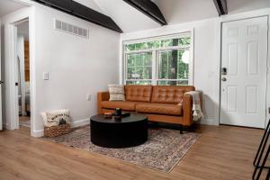 Gallery image of Pocono Mountain Retreat with Hot Tun and Sauna in Greentown