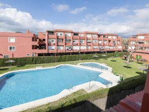 Poolen vid eller i närheten av Camarote De Algetares 2 - Apartment In Algeciras Free Wifi