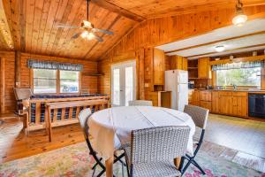 Φωτογραφία από το άλμπουμ του Charming Lovell Cabin - 7 Mi to Kezar Lake! σε Lovell +16 φωτογραφίες