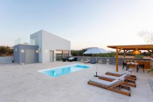 Πισίνα στο ή κοντά στο Divine Olivia 2 bedroom Villa