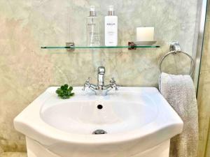 Et badeværelse på Mijn Huis - Cottage Hideaway + 20 billeder