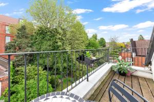 En balkong eller terrasse på Modern Spacious 2 Bedroom Flat in Hampstead