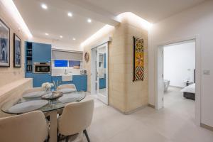 Dapur atau dapur kecil di Capital Hideaway