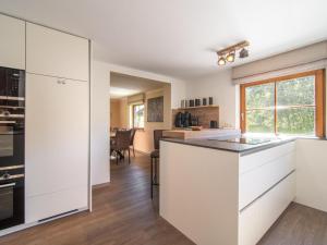 Kuchnia lub aneks kuchenny w obiekcie Chalet Sonnenalp