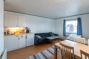 Kuchyň nebo kuchyňský kout v ubytování Lydersen Rorbuer Hostel & Apartments + 37 fotografií