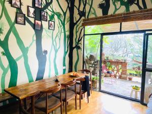Taman di luar Yangshuo Mountaintop Resort阳朔半山居民宿
