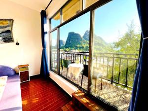 Pemandangan gunung umum atau pemandangan gunung yang diambil dari homestay