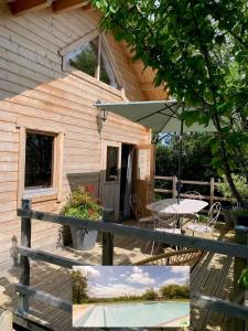 Vonkajšia záhrada v ubytovaní Chalet La clef des champs - Vue Imprenable - Piscine