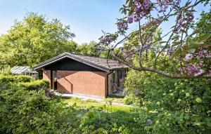 Κήπος έξω από το 3 Bedroom Lovely Home In Høng