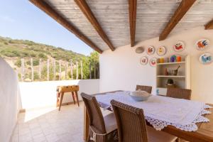 Nespecifikovaný výhled na hory nebo výhled na hory při pohledu z vily