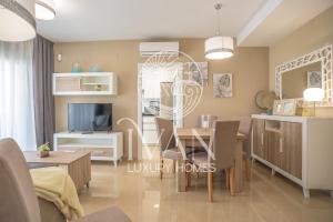 Posezení v ubytování Casa Seabreeze Ivan Luxury Homes 8ªPlta Norte 1ªLínea