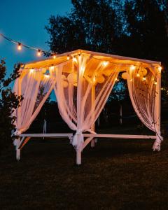 Fotografia z galérie ubytovania Sarnia Łąka Domek 1 z Prywatnym Jacuzzi v destinácii Stronie Śląskie + 37 fotografií