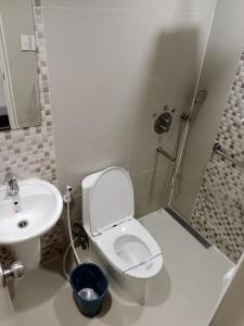 Ένα μπάνιο στο Hotel Sogo Mindanao Avenue
